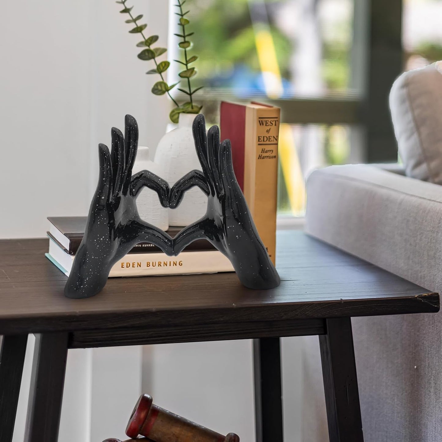Accessoryway Black Heart Hands Decor Sculpture,Small Love Finger Gesture Decorative Sculpture for Wedding Dresser Shelves Desktop Knick Knacks Home Decor & Ring-Holder Display Stand