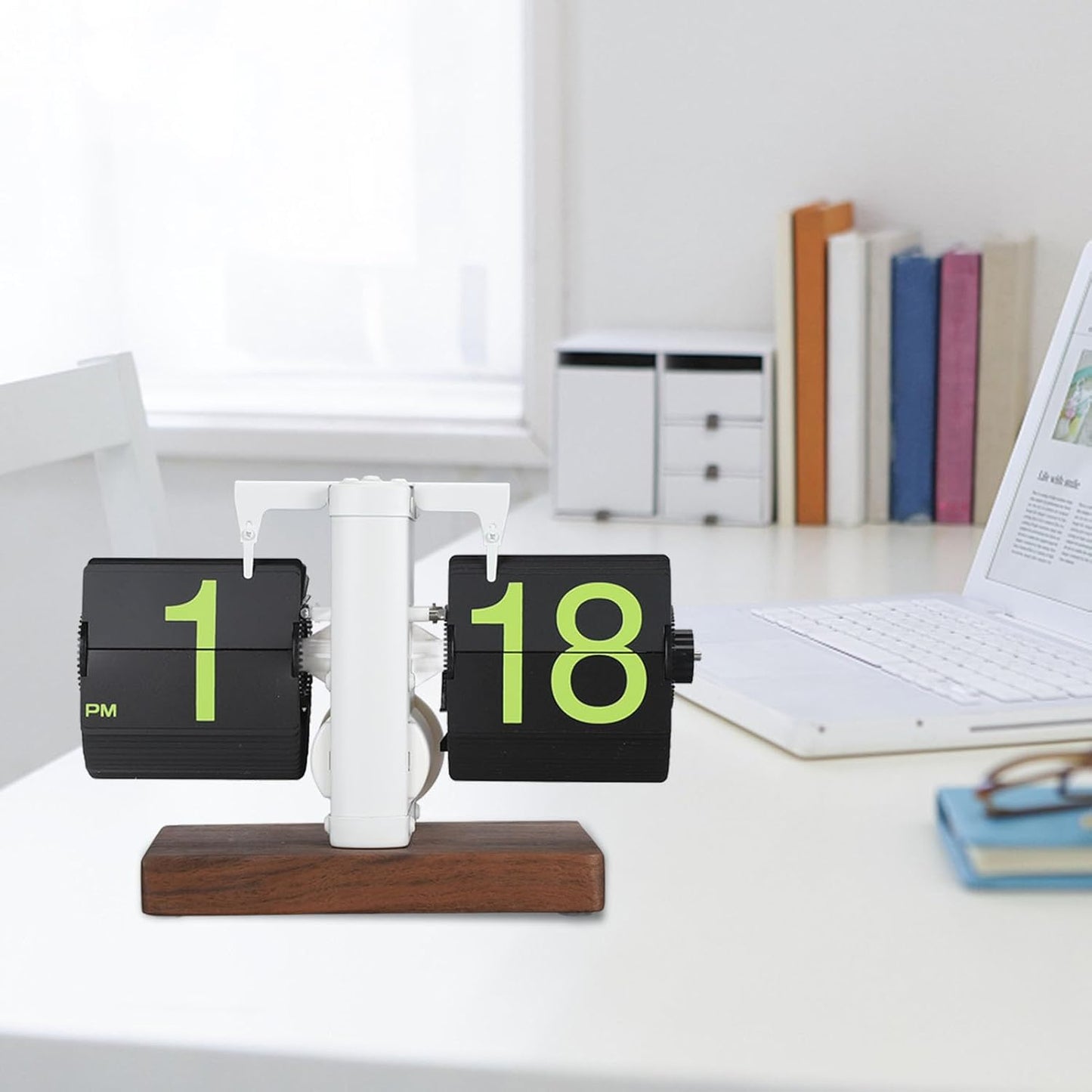 Flip Desk Clock, Retro Vintage Flip Desk Table Clock, Digital Clock Sided Large Numbers Mechanical Flip Clock Wood Base for Living Room, Study Room and Office（Frosted White）
